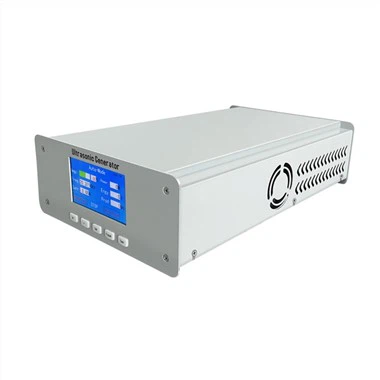 Generator cu ultrasunete pentru sudor